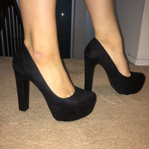 black pump heels